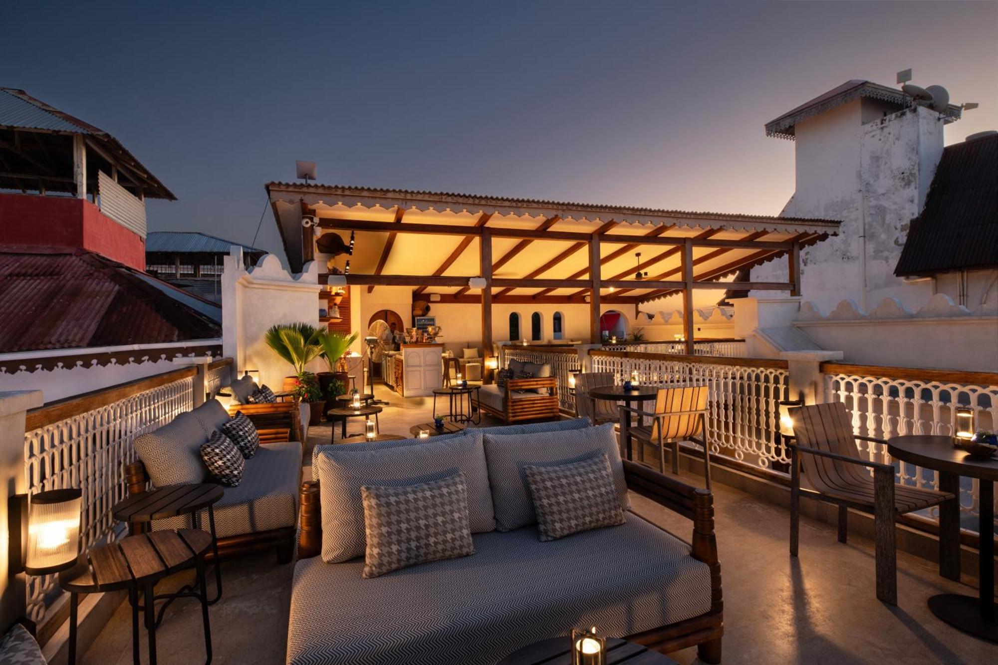 The Neela Boutique Hotel Stone Town ザンジバルシティ エクステリア 写真
