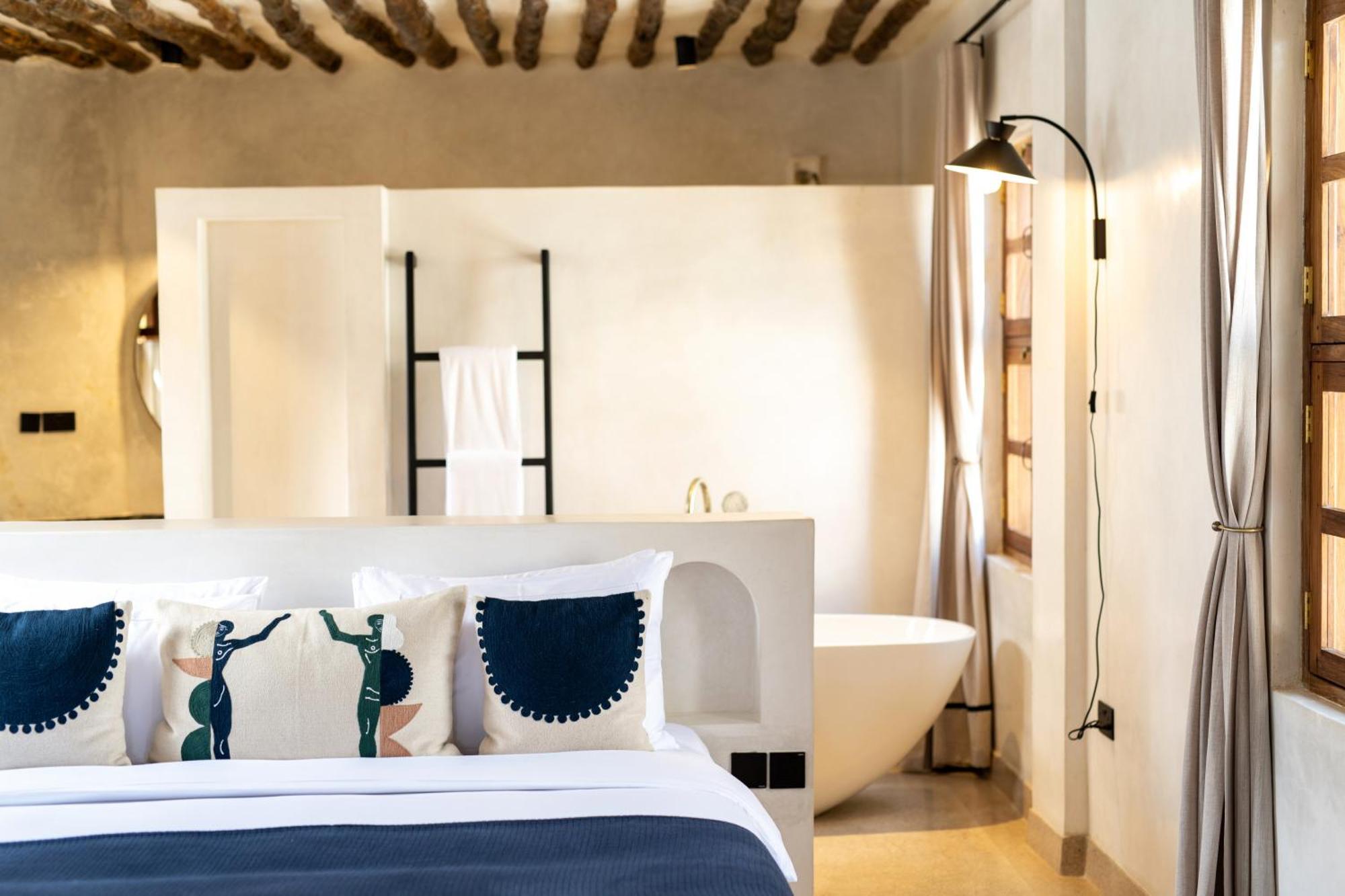 The Neela Boutique Hotel Stone Town ザンジバルシティ エクステリア 写真