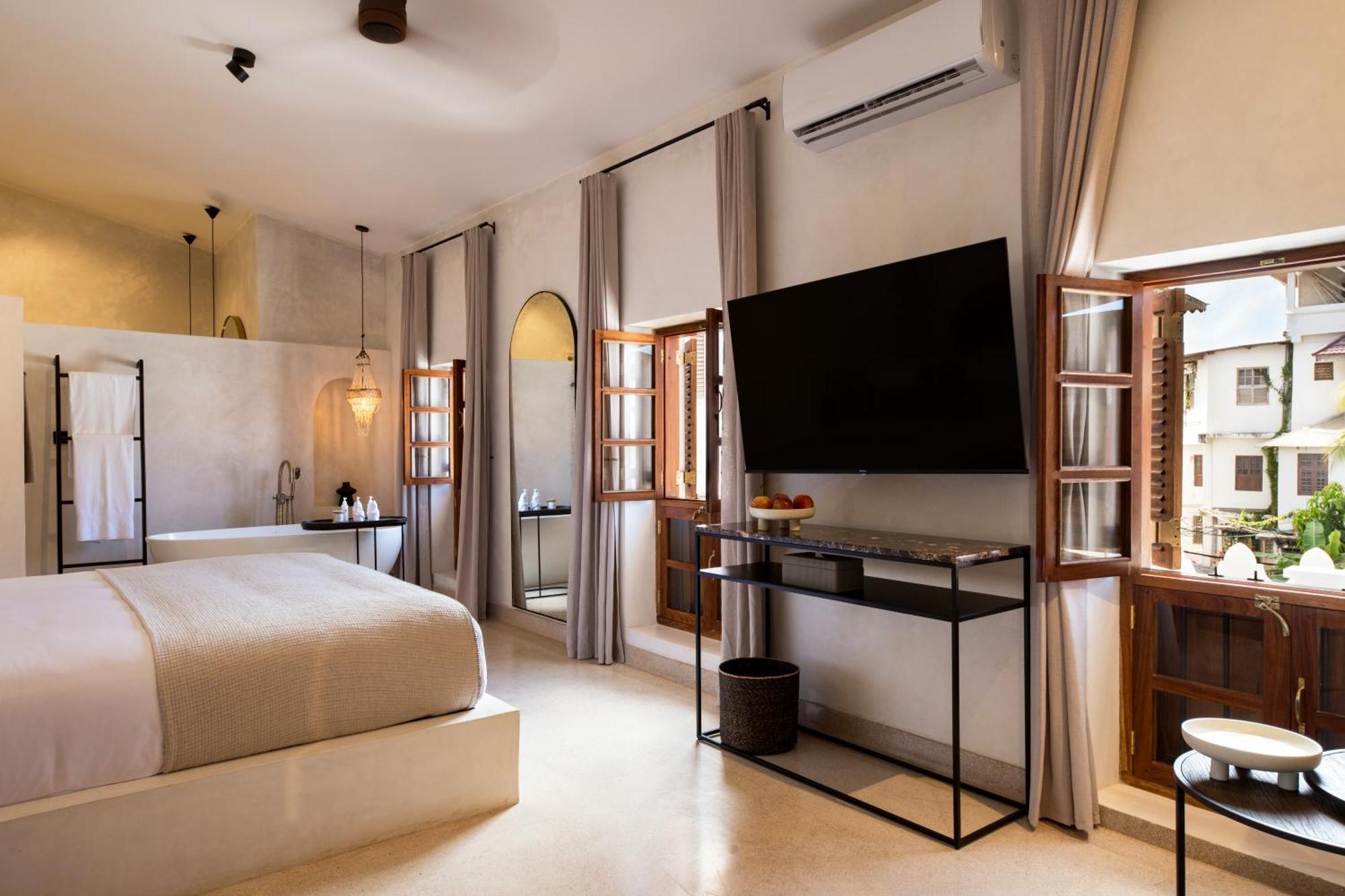 The Neela Boutique Hotel Stone Town ザンジバルシティ エクステリア 写真