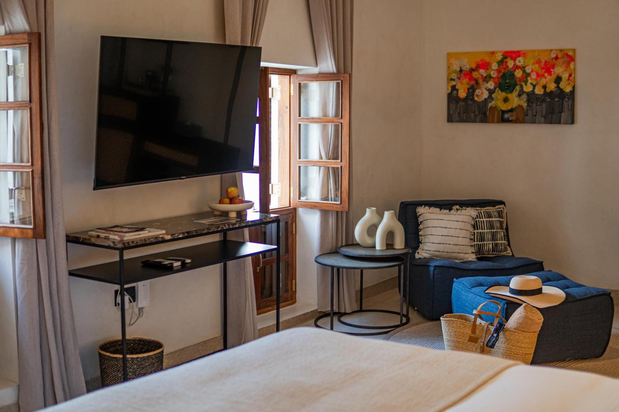 The Neela Boutique Hotel Stone Town ザンジバルシティ エクステリア 写真
