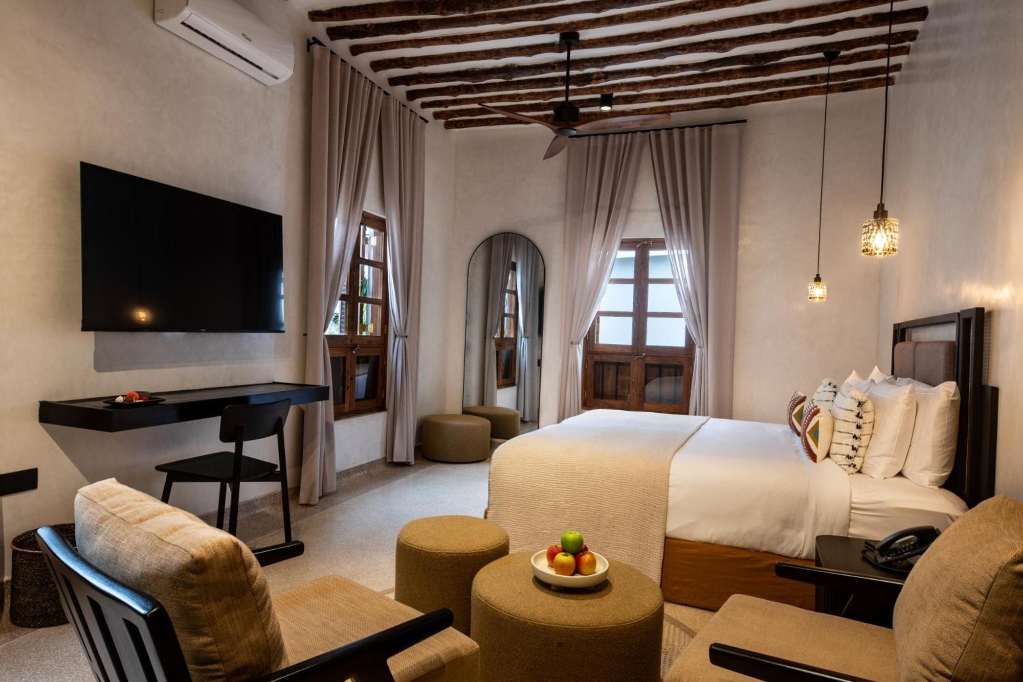 The Neela Boutique Hotel Stone Town ザンジバルシティ エクステリア 写真