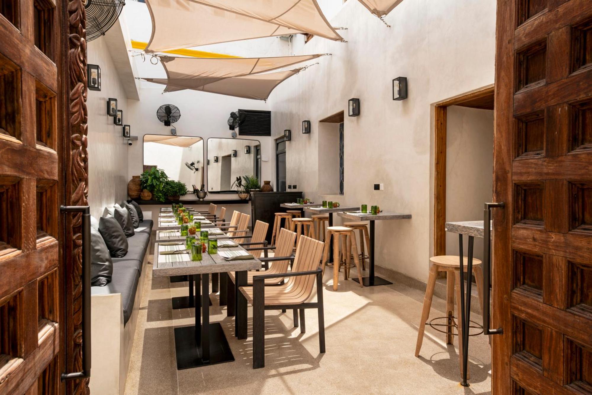 The Neela Boutique Hotel Stone Town ザンジバルシティ エクステリア 写真